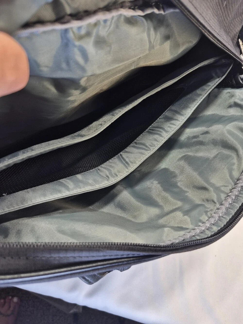 Tumi Expandable Laptop Briefcase Ballistic Nylon Multi Pocket Black Strap 25720